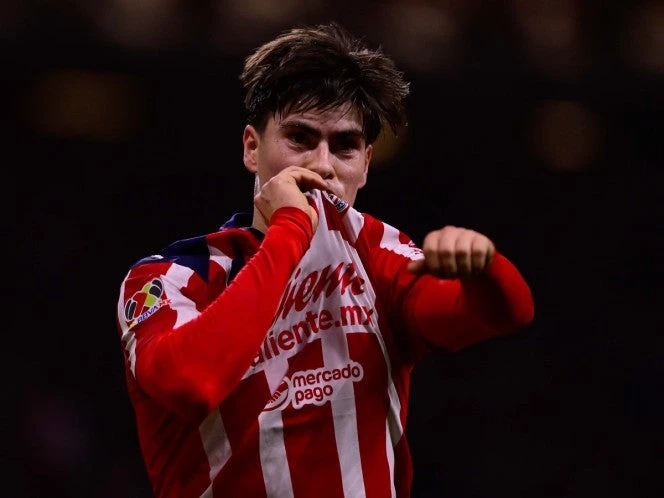 ¡Chivas aplasta en Clásico Tapatío con su 'Hormiga' goleadora!