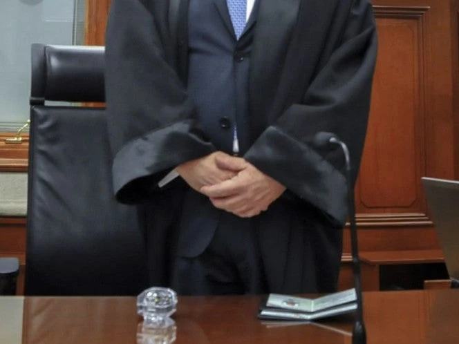 Nuevos integrantes del Pleno de la SCJN se toman foto oficial... con toga