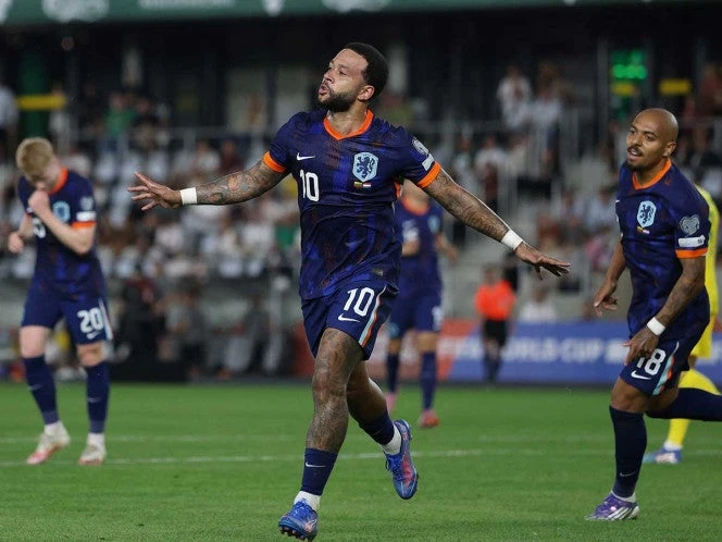 Países Bajos triunfa en Lituania con récord de Memphis