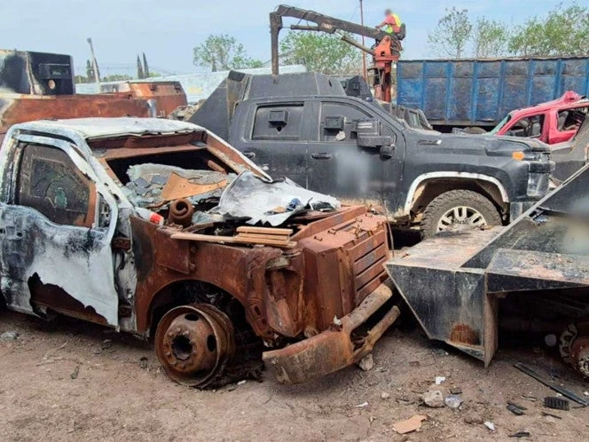 FGR destruye 23 vehículos 'monstruos' en Tamaulipas