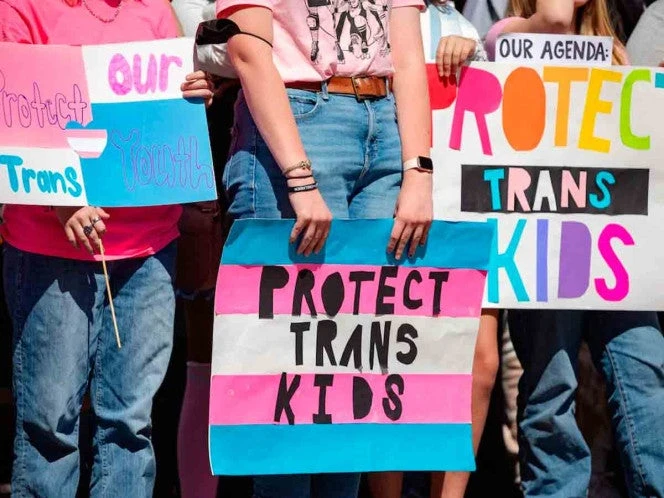 Trump da ultimátum a escuelas por políticas trans; 10 días o enfrentar sanciones
