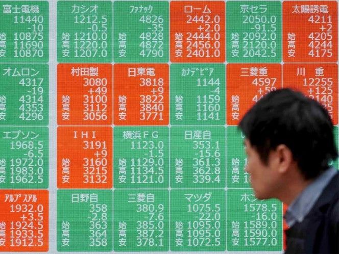 Tsunamis envuelven la costa noreste de Japón tras sismo en el mar