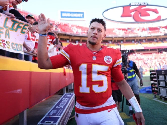 Kansa City Chiefs aplasta a Raiders en la NFL