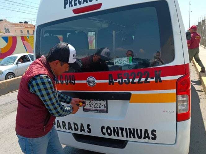 Video: Choferes de transporte público dan brutal golpiza a abuelito