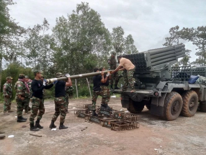 Tailandia y Camboya dispuestos al diálogo, pero continúan enfrentamientos armados