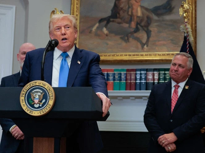 Trump celebra los aranceles: ‘Hacen que EU sea grande y rico de nuevo’