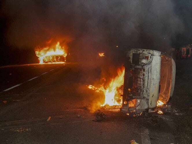 Incendian camionetas utilizadas para el robo de hidrocarburo en Hidalgo