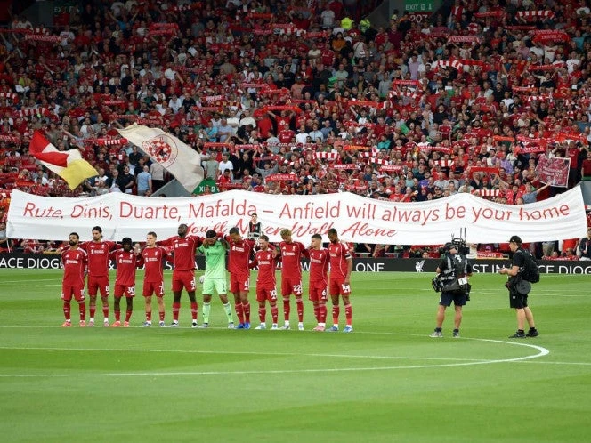 Liverpool rinde emotivo homenaje a Diogo Jota en Anfield
