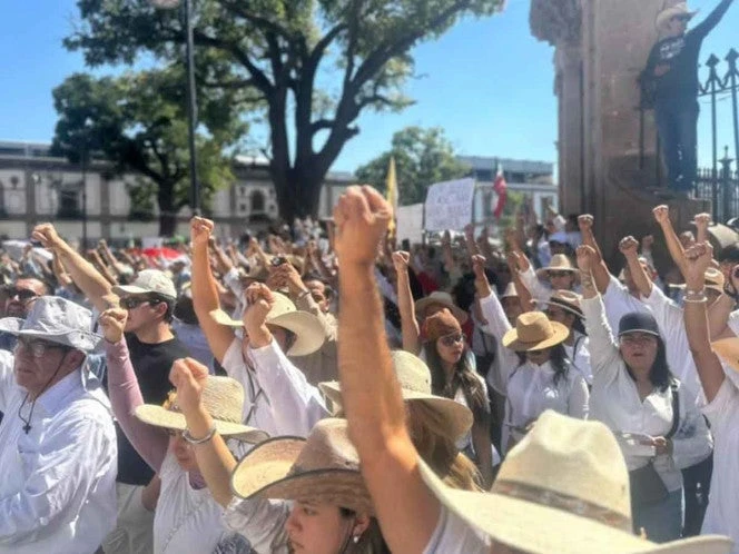 Marcha por la Paz en Morelia termina en tensión y detenciones