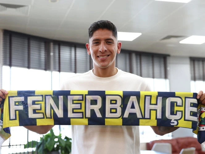 Edson Álvarez tiene principio de acuerdo con Fenerbahçe