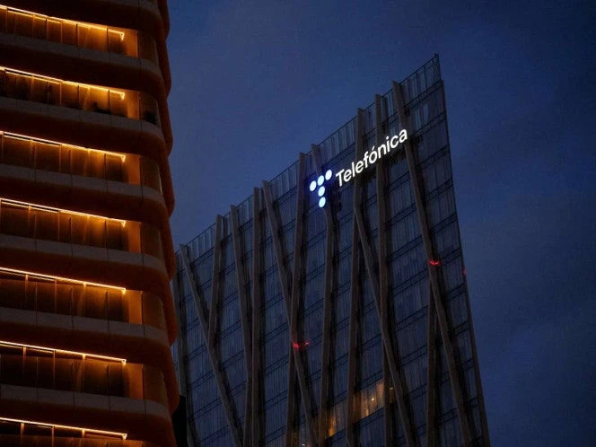 España se queda sin telefonía e internet por falla de Telefónica