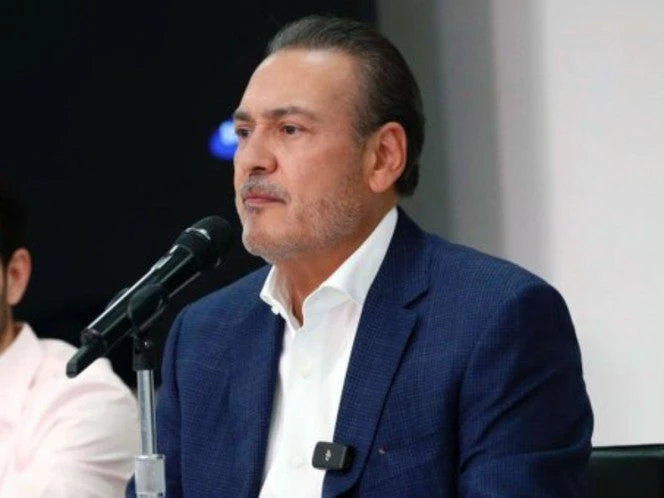 Manlio Fabio Beltrones felicita a la nueva presidenta de la Cámara de Diputados
