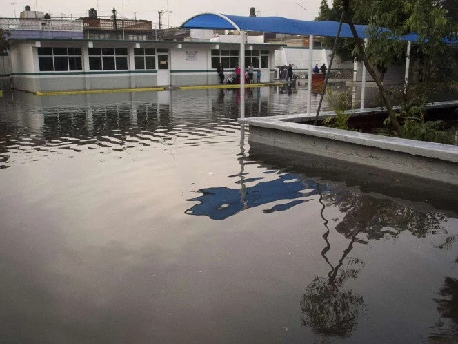 Todas las escuelas en el país cuentan con seguro de daños: Mario Delgado