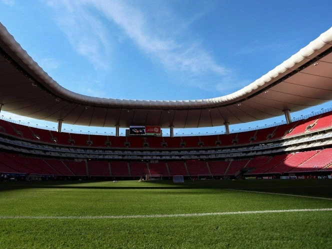 El pasto que se quedará de por vida en el Estadio Guadalajara