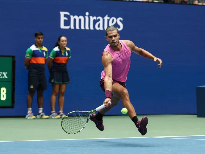 Alcaraz supera molestias; a Octavos del US Open