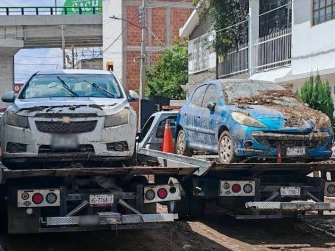 Daños por lluvias en Hidalgo: recuperan 14 autos arrastrados por corriente