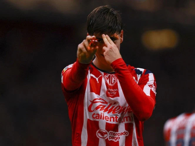 Chivas convence y suma su cuarto triunfo al hilo en Liga MX