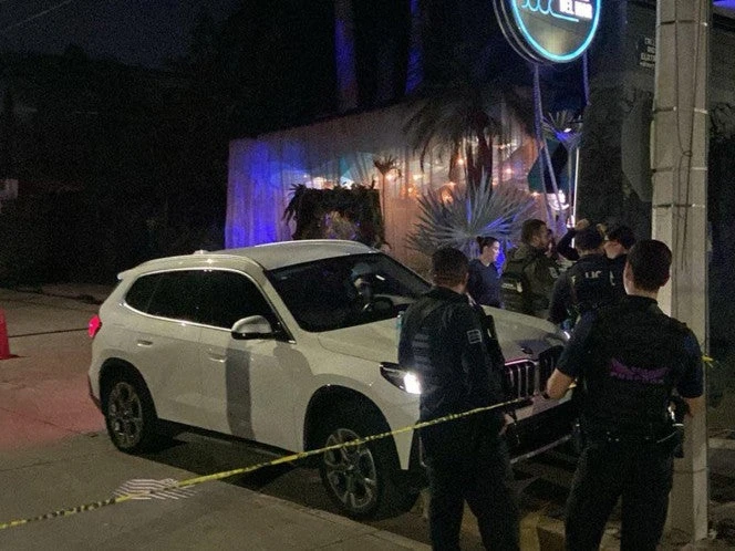 Ejecutan a bombero en restaurante de Culiacán frente a los comensales