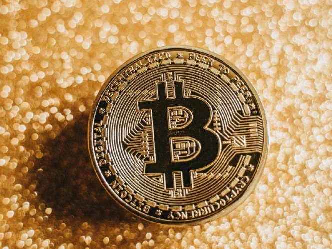 Bitcóin rompe nuevo récord y arrastra al alza al sector cripto