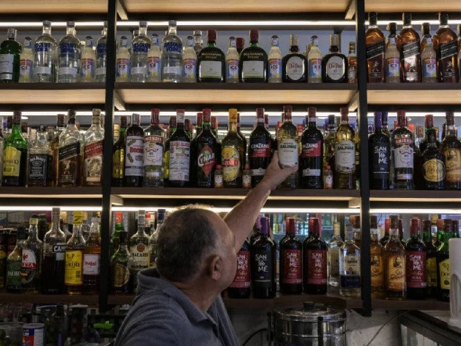 Alerta por intoxicaciones masivas con bebidas alcohólicas en Brasil