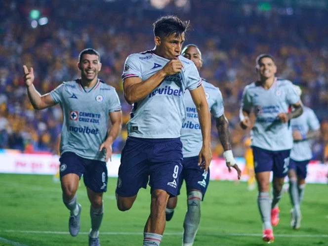 Cruz Azul empató de forma dramática ante Tigres en la jornada 12