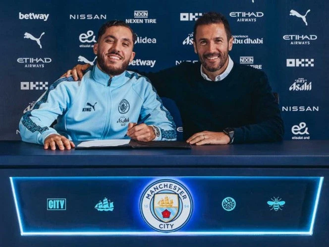 Rayan Cherki refuerza al Manchester City