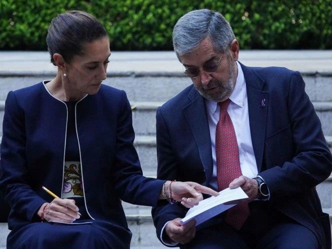 'Son rumores', Sheinbaum descarta salida de Juan Ramón de la Fuente de la SRE