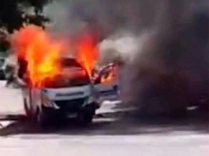 Incendian tres vehículos de transporte público en Chilpancingo