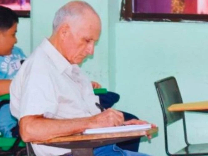 ¡A los 79 y sin miedo! Abuelito logra ingresar a la universidad en Tabasco e inspira en redes