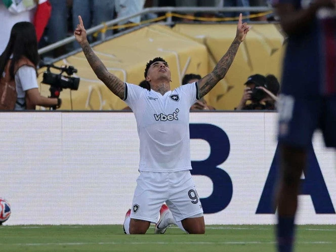 Botafogo sorprende a PSG y gana duelo de campeones