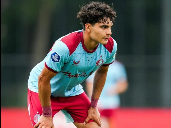 Stephano Carrillo deja al Feyenoord y jugará en la segunda división neerlandesa