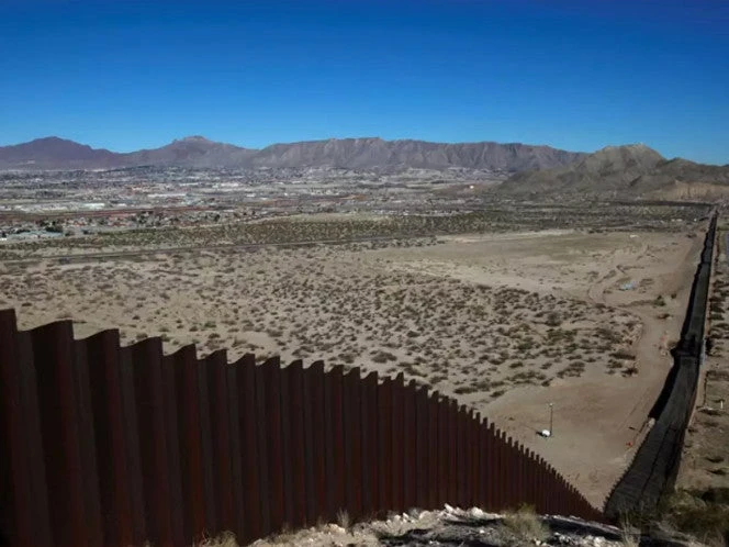 EU ampliará el muro fronterizo con México, afirma Kristi Noem