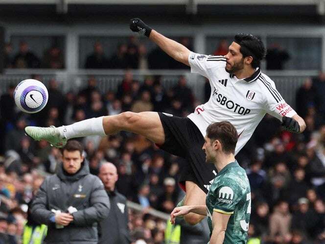 Raúl Jiménez y Fulham agudizan la crisis del Tottenham