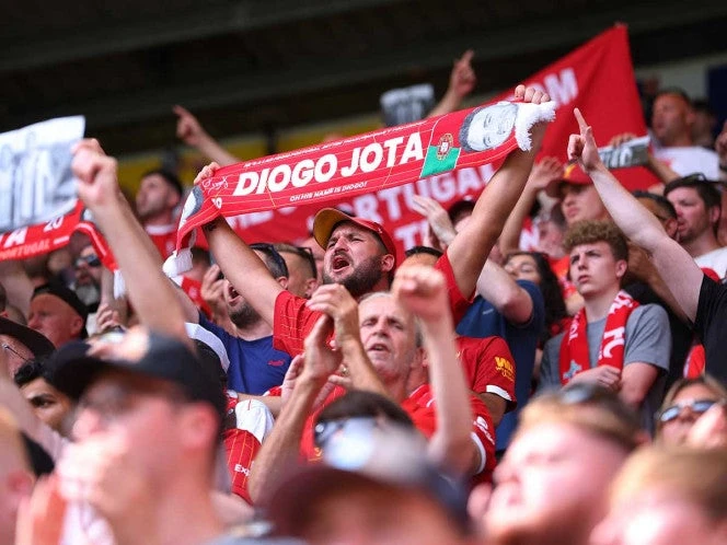 Liverpool rinde homenaje a Diogo Jota con un triunfo