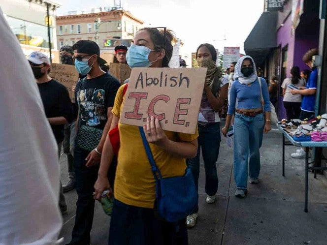 Jueza federal ordena a ICE detener redadas migratorias en California