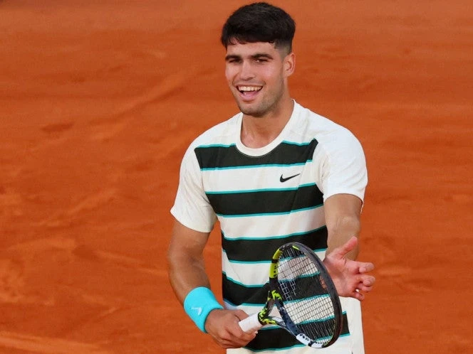 Carlos Alcaraz mantiene la sonrisa en Roland Garros