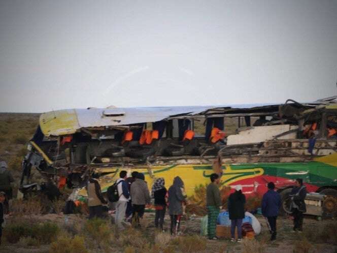 Choque entre autobuses deja al menos 37 muertos en Bolivia