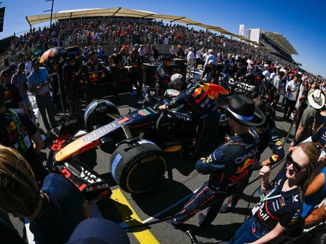 FIA penaliza a Red Bull posterior a la carrera en Austin por un mecánico