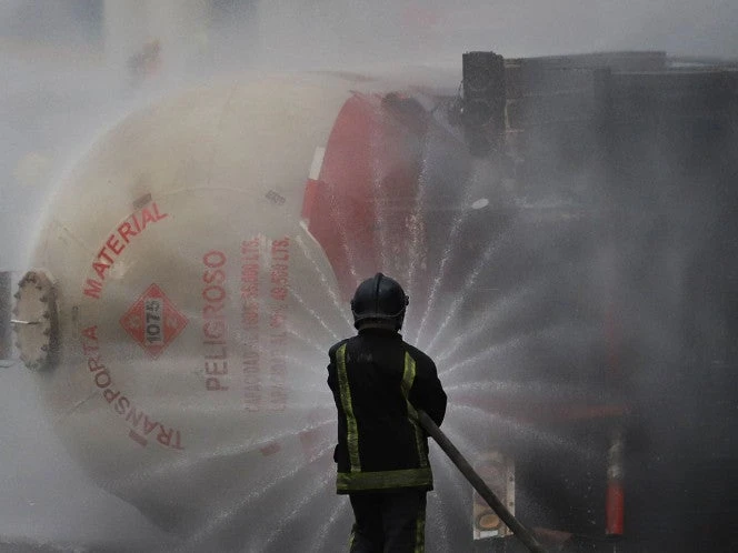 Sheinbaum lamenta explosión de pipa en Iztapalapa; ‘estamos apoyando’