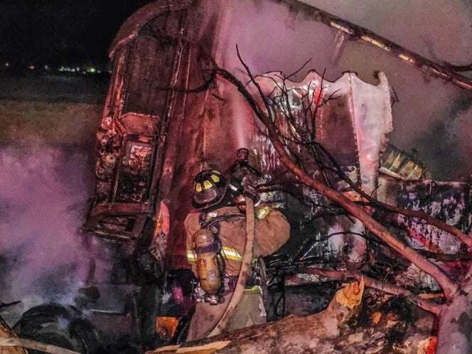 Conductor de trailer muere por choque en la México-Querétaro 