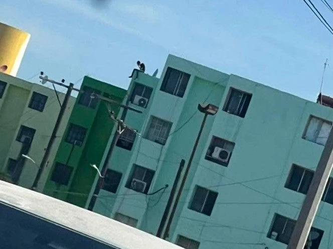 Joven intensa arrojarse desde un edifico departamental por problemas familiares
