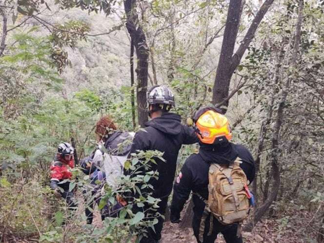 Rescatan a seis personas que se extraviaron en la Sierra Madre de NL