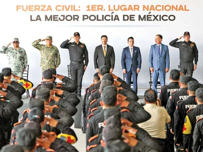 Samuel García premia a policías en NL