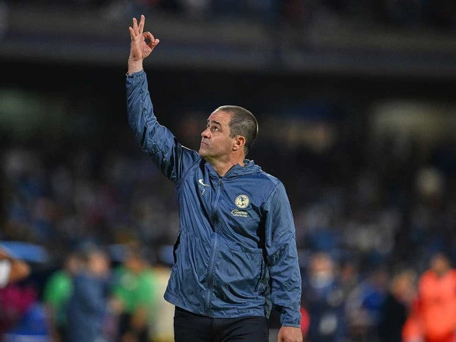 André Jardine le recuerda el tricampeonato a Cruz Azul
