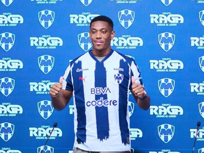 Anthony Martial se viste de Rayado y dice estar listo para debutar ante el América