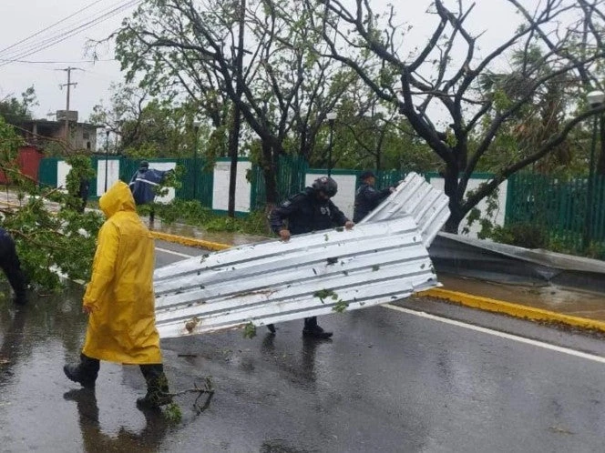 Continuará suspensión de clases en Guerrero por 'Erick'