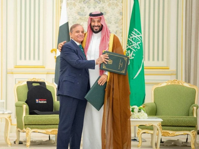 Arabia Saudita y Pakistán firman pacto de defensa con impacto en Medio Oriente