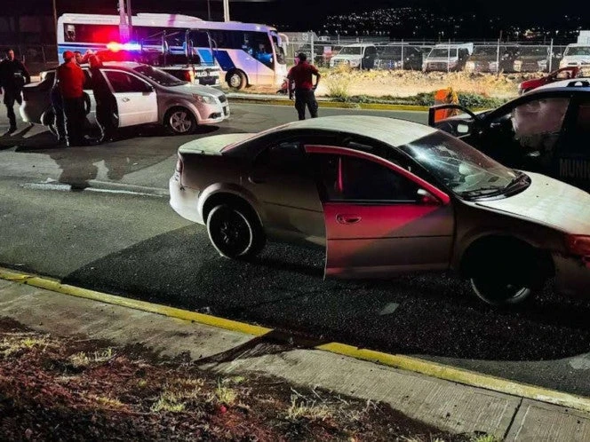 Borrachos chocan contra una patrulla y matan a un policía 