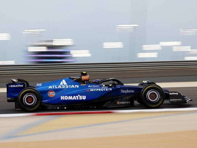 Sainz manda en segunda sesión de test de F1 en Bahréin