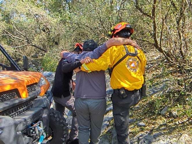 Rescatan a hombre que se desvaneció y perdió el habla en el Cerro de la Silla